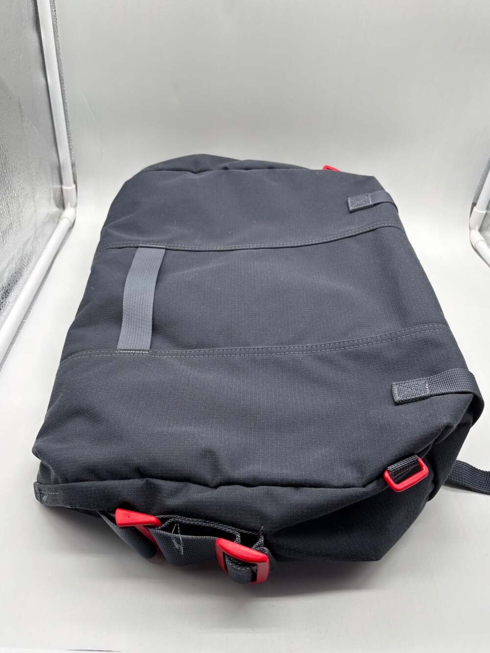 Timbuk2 Classic Messenger Bag Medium Black/Red - Picture 9 of 16